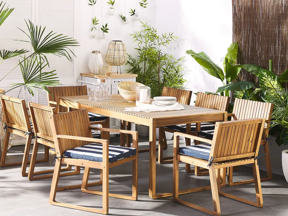 Shop Beliani 8 Kpl Setti Puutarhatuolin Pehmusteita Sini-Valkoraidallinen Sassari