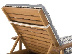 Ulkokalusteet<Beliani Akaasiapuinen Aurinkotuoli Raidallisella Pehmusteella Java