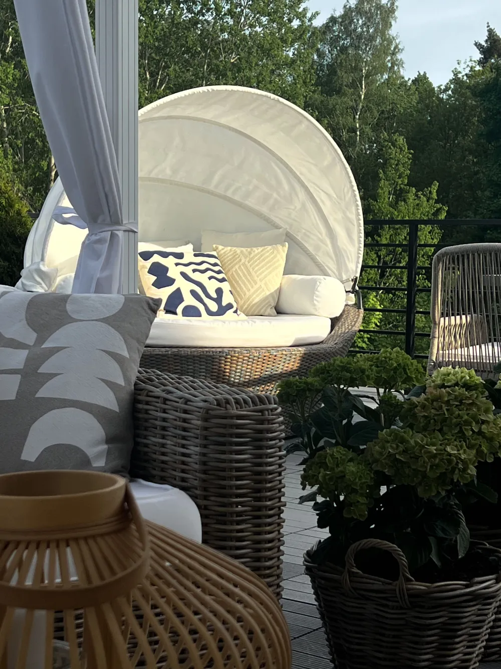 Ulkokalusteet<Beliani Aurinkovuode Polyrottinki Vaaleanruskea Sylt