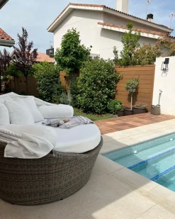 Ulkokalusteet<Beliani Aurinkovuode Polyrottinki Vaaleanruskea Sylt