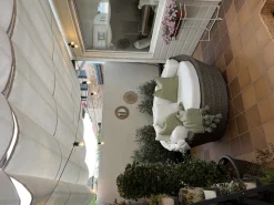 Ulkokalusteet<Beliani Aurinkovuode Polyrottinki Vaaleanruskea Sylt