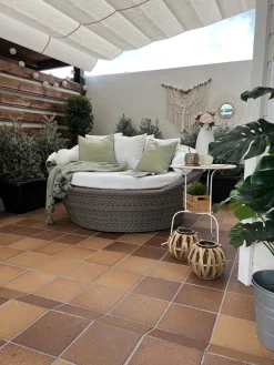 Ulkokalusteet<Beliani Aurinkovuode Polyrottinki Vaaleanruskea Sylt