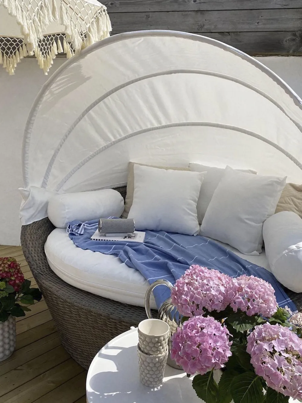 Ulkokalusteet<Beliani Aurinkovuode Polyrottinki Vaaleanruskea Sylt