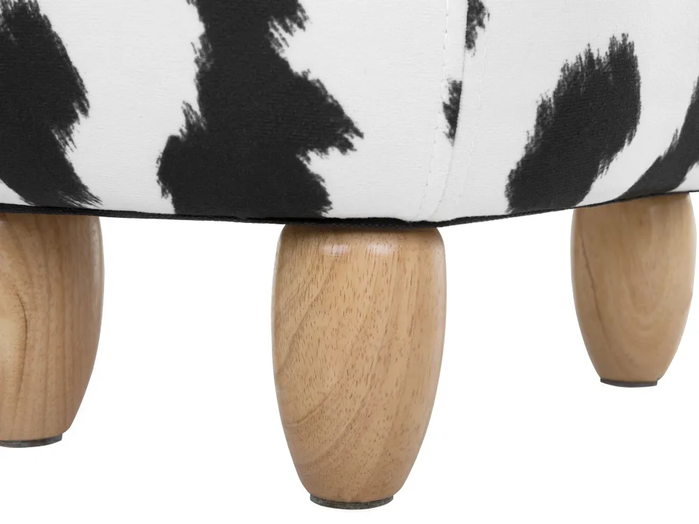 Lastenhuone<Beliani Elainjakkara Kangas Säilytystila Musta/Valkoinen 60 X 32 Cm Cow