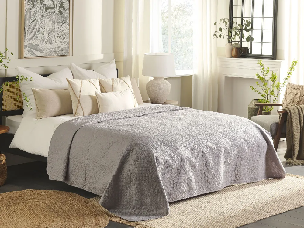 Flash Sale Beliani Harmaa Kohokuvioitu Paivapeitto 220 X 240 Alamut