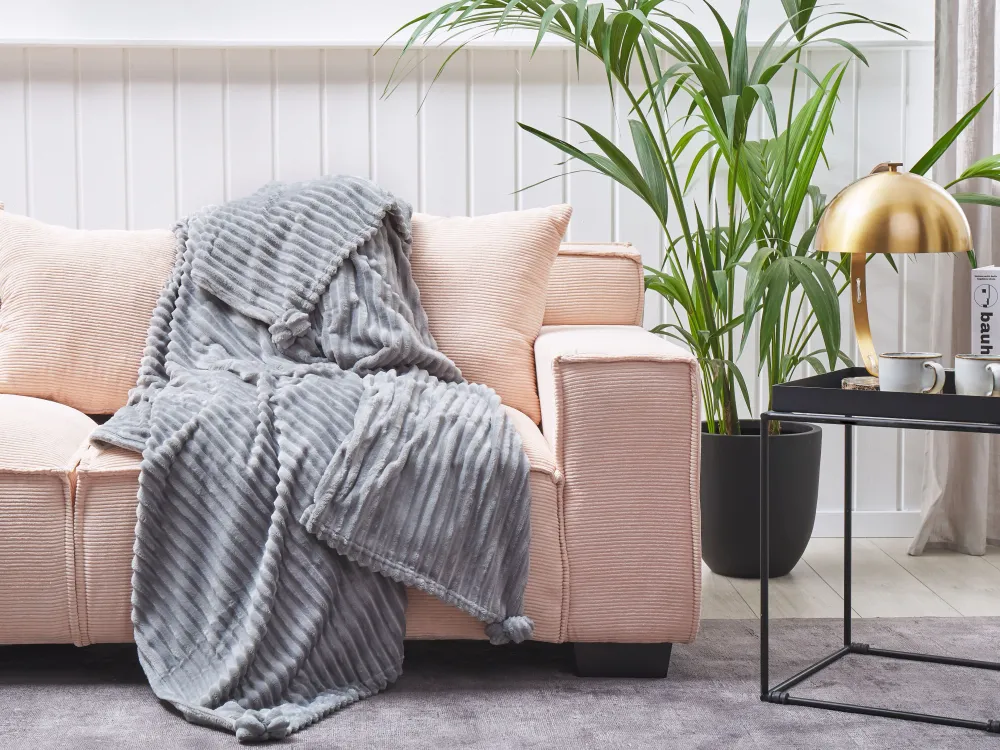 Tekstiilit<Beliani Huopa 150 X 200 Cm Harmaa Kaweri