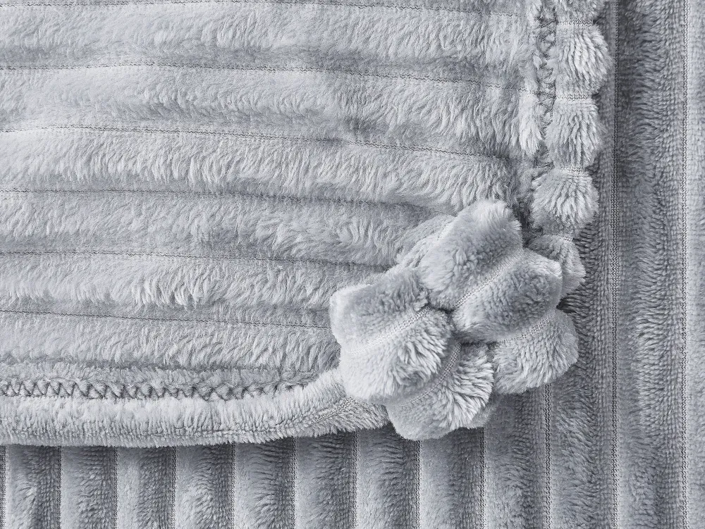 Tekstiilit<Beliani Huopa 150 X 200 Cm Harmaa Kaweri