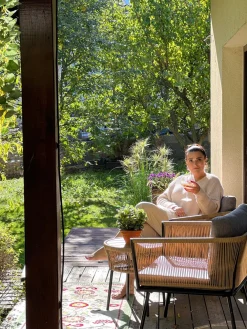 Ulkokalusteet<Beliani 2-Istuttava Bistrosetti Polyrottinki Vaaleanruskea Gargano