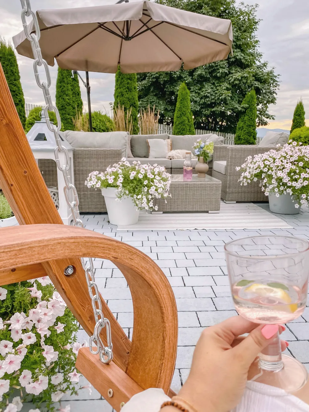 Online Beliani 6-Istuttava Ulkosohvaryhma Polyrottinki Vasenk. Ruskeanharmaa Contare