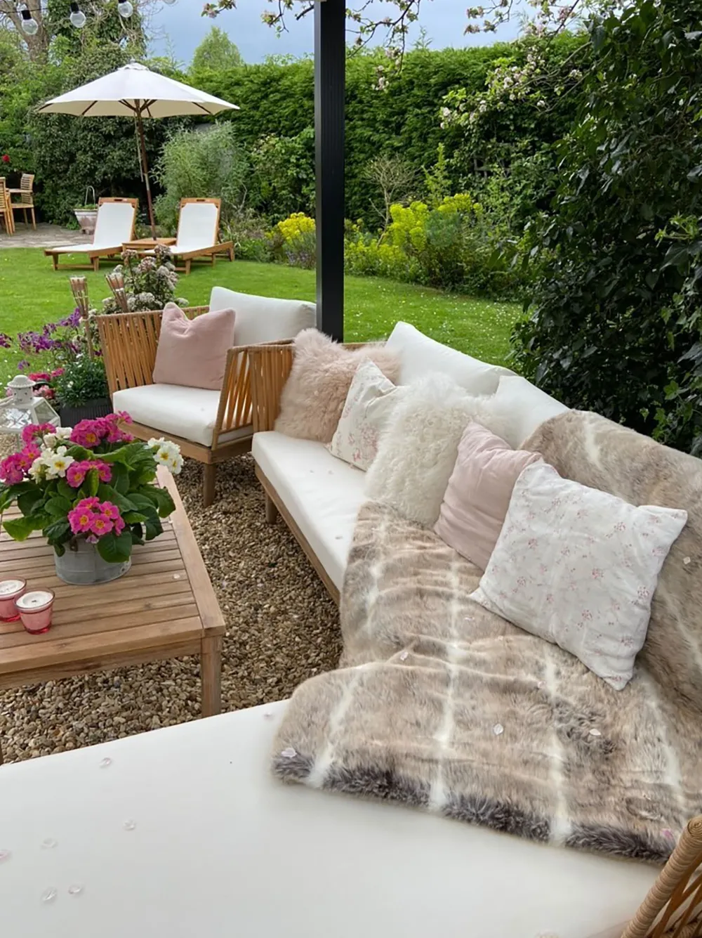 New Beliani 4-Istuttava Ulkosohvaryhma Akasiapuu Oikeak. Valkoinen Cremona