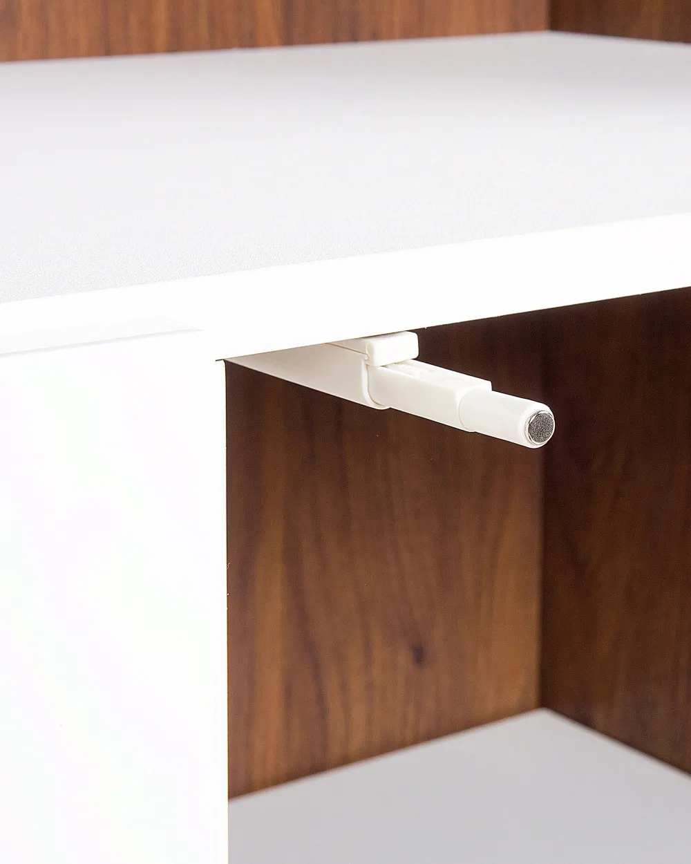 Säilytys<Beliani Kirjahylly 3 Hyllya Kaappi Tumma Puu/Valkoinen Columbus