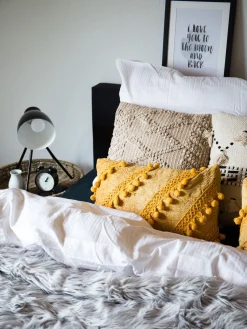 Best Beliani Koristetyyny 30 X 50 Cm Keltainen Ayroor