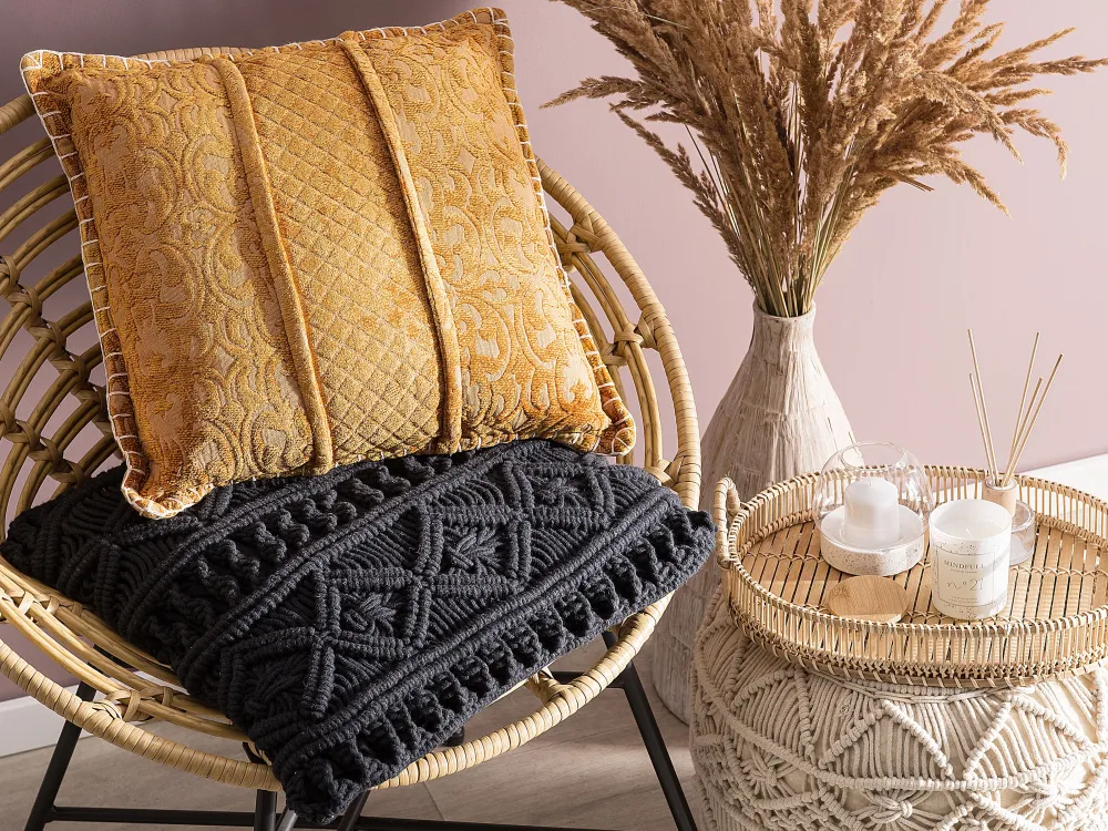 Outlet Beliani Koristetyyny Keltainen Kohokuvioitu 45 X 45 Cm 2 Kpl Kavalam