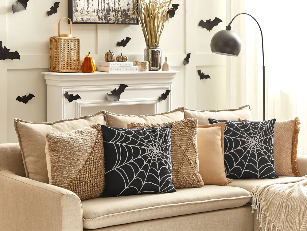 Best Sale Beliani Koristetyyny Sametti Mustavalkoinen 45 X 45 Cm 2 Kpl Lycoris