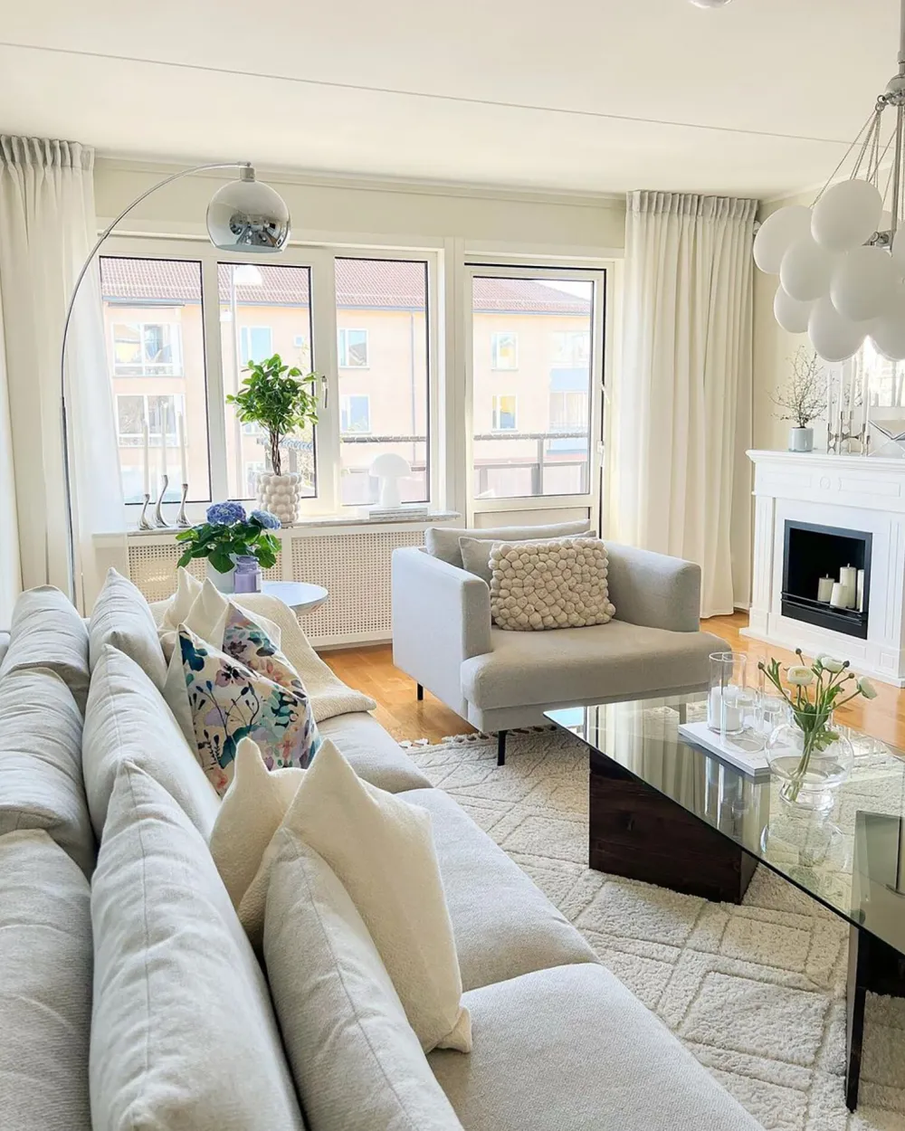 Shop Beliani Lattiavalaisin Metalli Hopea Paroo