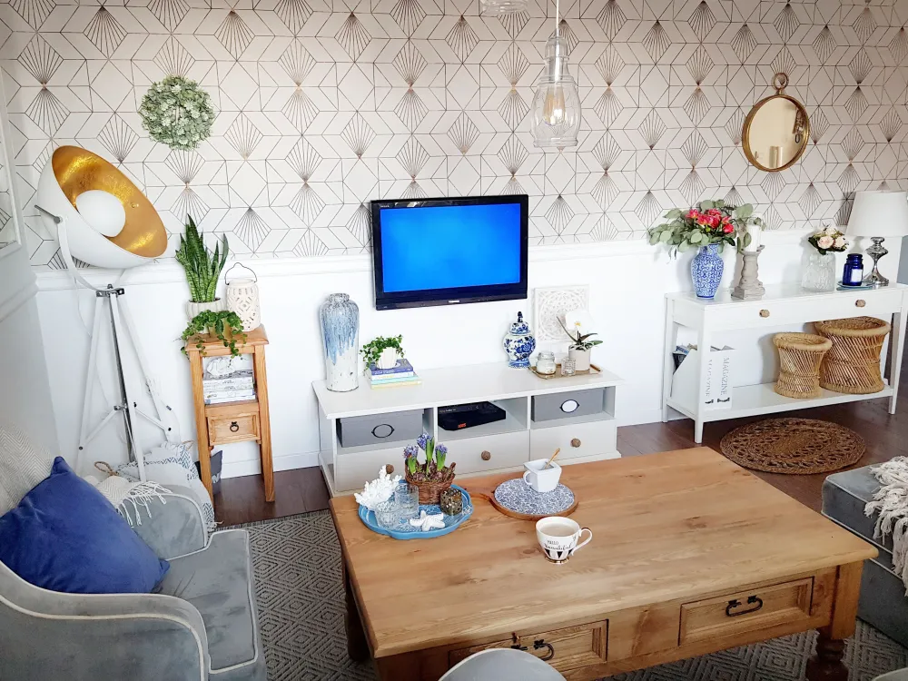 Shop Beliani Lattiavalaisin Metalli Valkoinen/Kulta Thames Ii