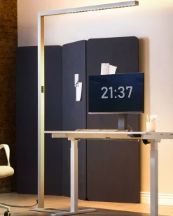 Outlet Beliani Led-Lattiavalaisin Alumiini Hopea Mensa