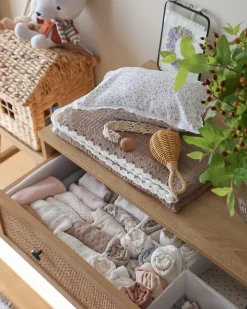 Säilytys<Beliani Lipasto Rottinki 3 Laatikkoa Vaalea Puu Ponca