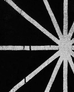 Online Beliani Matto Viskoosi Musta/Hopea 160 X 230 Cm Sibel