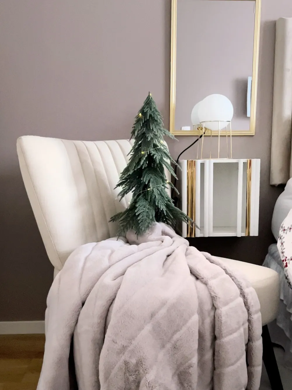 Shop Beliani Nojatuoli Beige Vaasa