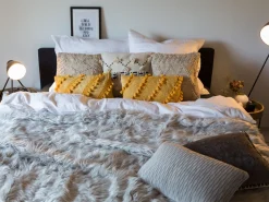 Tekstiilit<Beliani Paivapeitto Vaaleanharmaa 200 X 220 Cm Delice