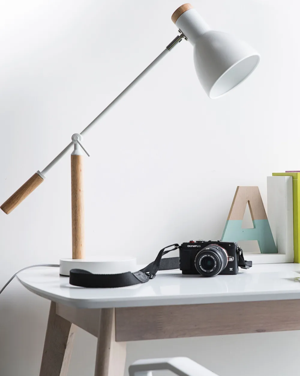 Best Sale Beliani Poytavalaisin Metalli Valkoinen/Vaalea Puu Peckos