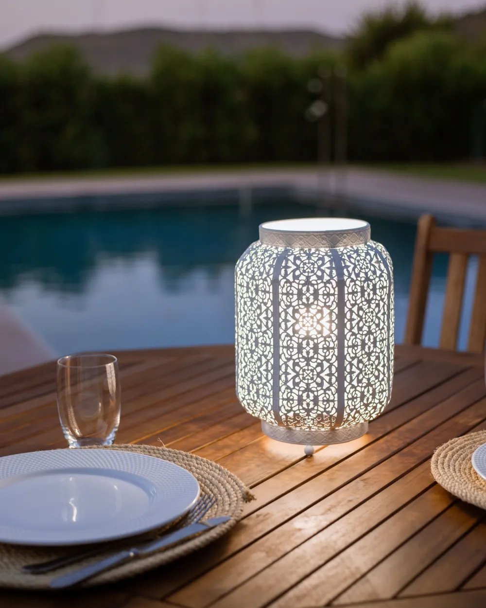 Valaisimet<Beliani Poytavalaisin Metalli Valkoinen Somes