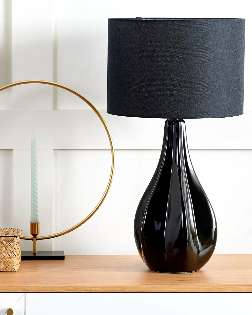 Shop Beliani Poytavalaisin Posliini Musta Santee