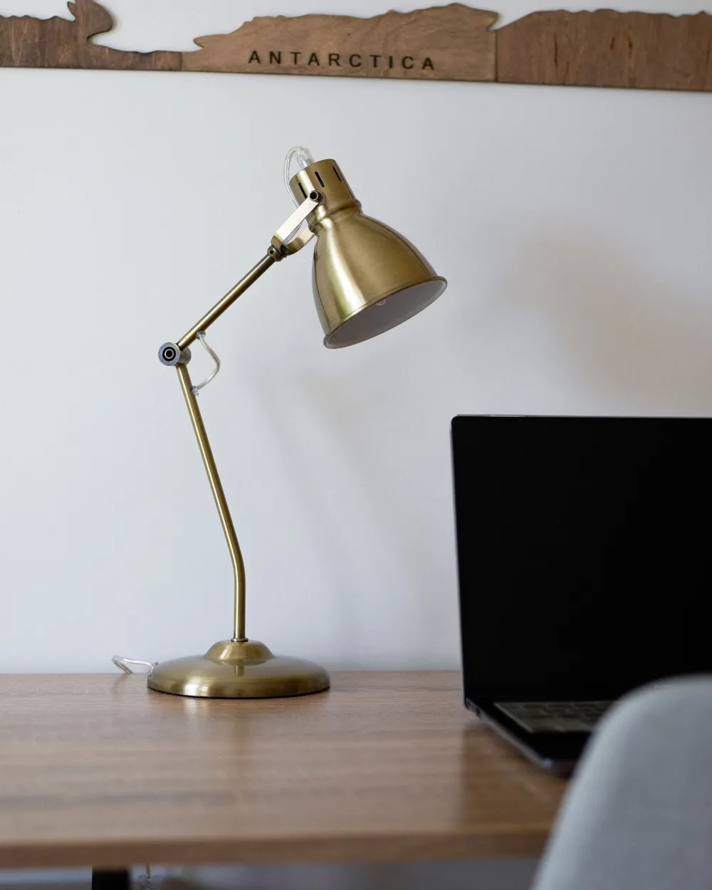 Valaisimet<Beliani Poytavalaisin Teras Messinki Monsan