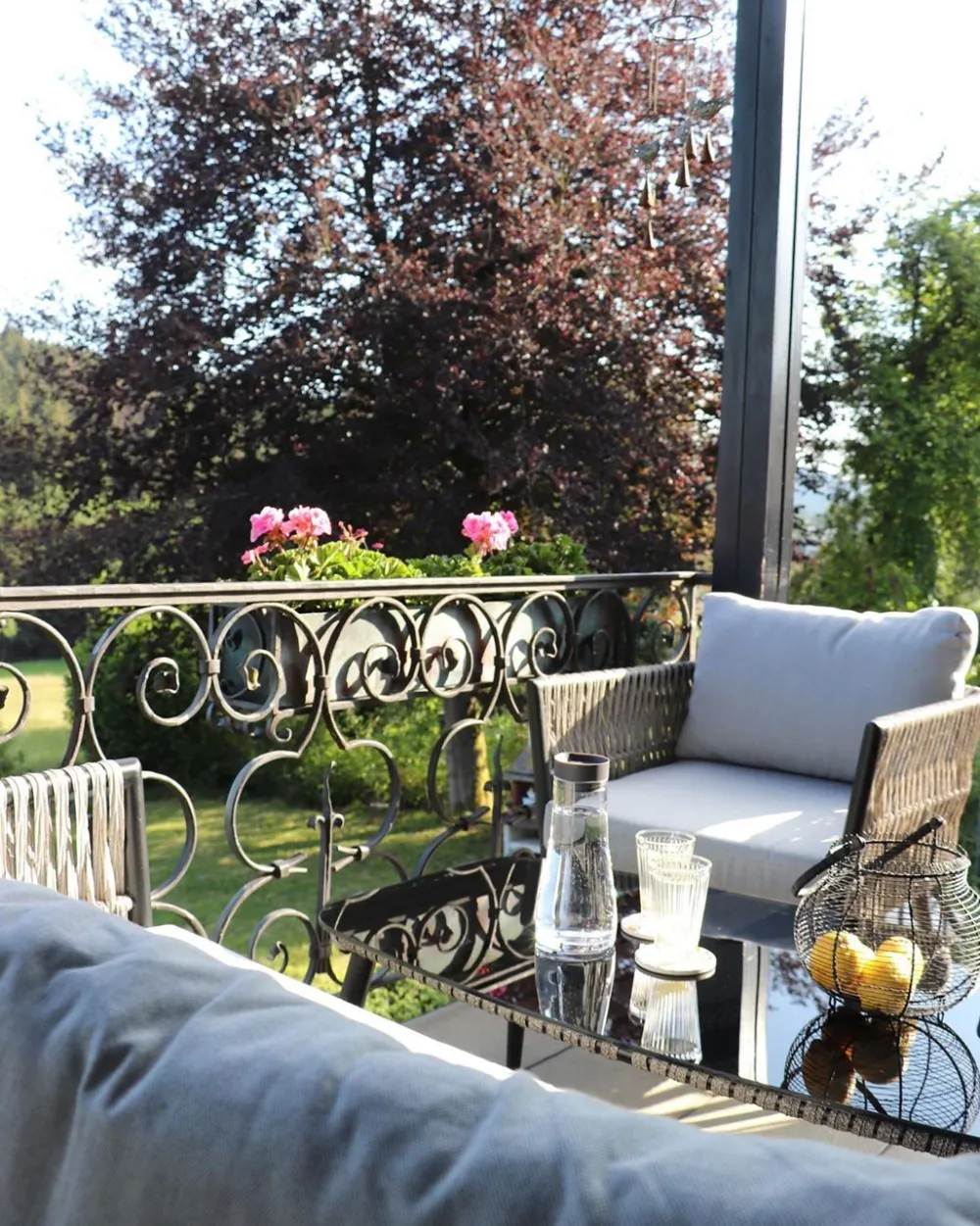 Ulkokalusteet<Beliani Puutarhapoytaryhma Harmaa/Musta Preveza