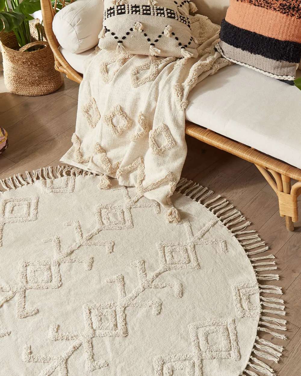 Fashion Beliani Pyorea Matto Puuvilla Vaalea Beige 140 Cm Harran