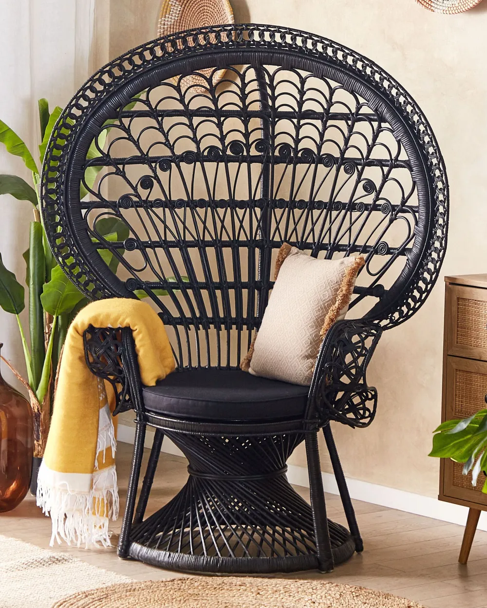 Ulkokalusteet<Beliani Riikinkukkotuoli Rottinki Musta Emmanuelle