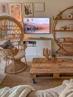 Tuolit<Beliani Riikinkukkotuoli Rottinki Luonnonvari Emmanuelle