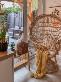 Tuolit<Beliani Riikinkukkotuoli Rottinki Luonnonvari Emmanuelle