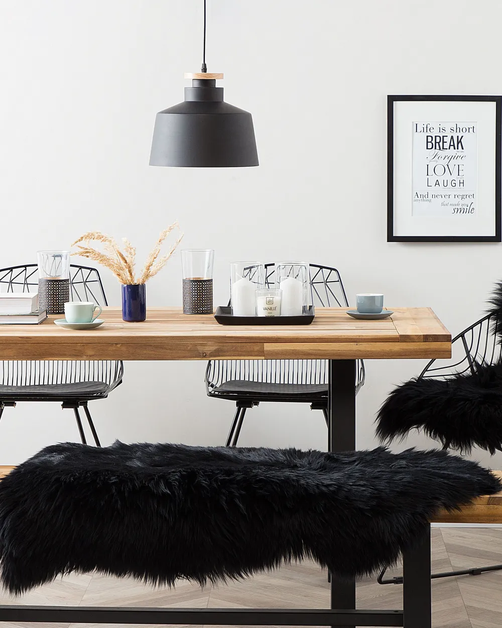 Valaisimet<Beliani Riippuvalaisin Alumiini Musta Danube