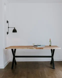 Pöydät<Beliani Ruokapoyta Akaasia Vaalea Puu/Musta 200 X 95 Cm Valbo