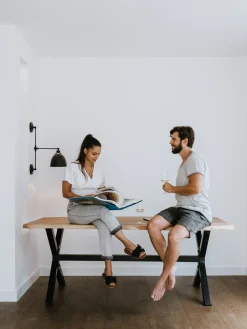 Pöydät<Beliani Ruokapoyta Akaasia Vaalea Puu/Musta 200 X 95 Cm Valbo