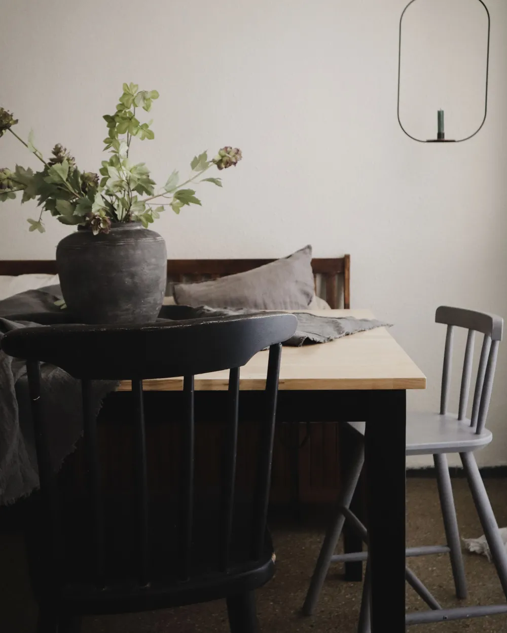 Cheap Beliani Ruokapoyta Kumipuu Vaalea Puu/Musta 150 X 90 Cm Georgia