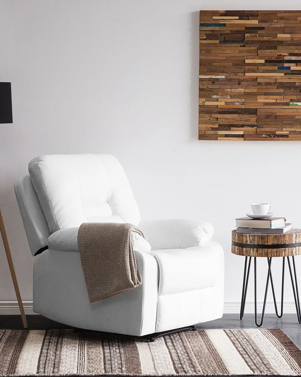 Nojatuolit<Beliani Saadettava Keinonahkainen Lepotuoli Valkoinen Bergen