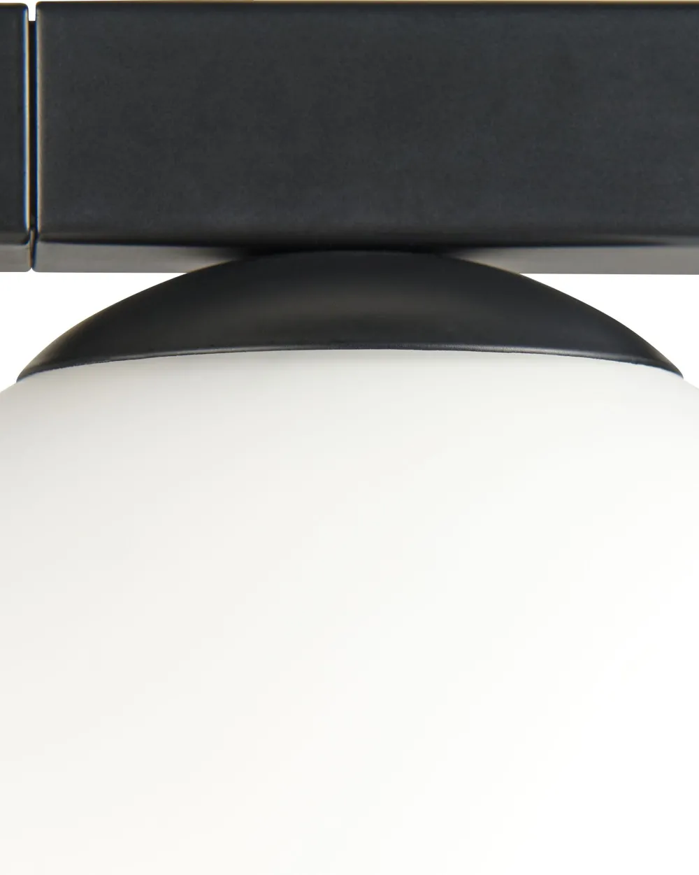 Valaisimet<Beliani Seinavalaisin 2 Polttimoa Rauta Kukkaruukku Musta Isabella