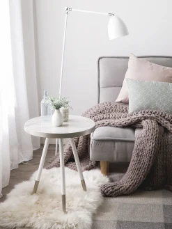 Shop Beliani Sivupoyta Marmorikuvio Valkoinen/Hopea Ramona