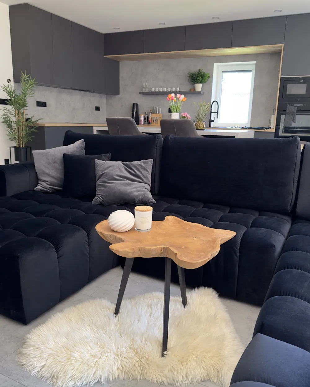 Pöydät<Beliani Sivupoyta Tiikki Vaalea Puu/Musta Elsa