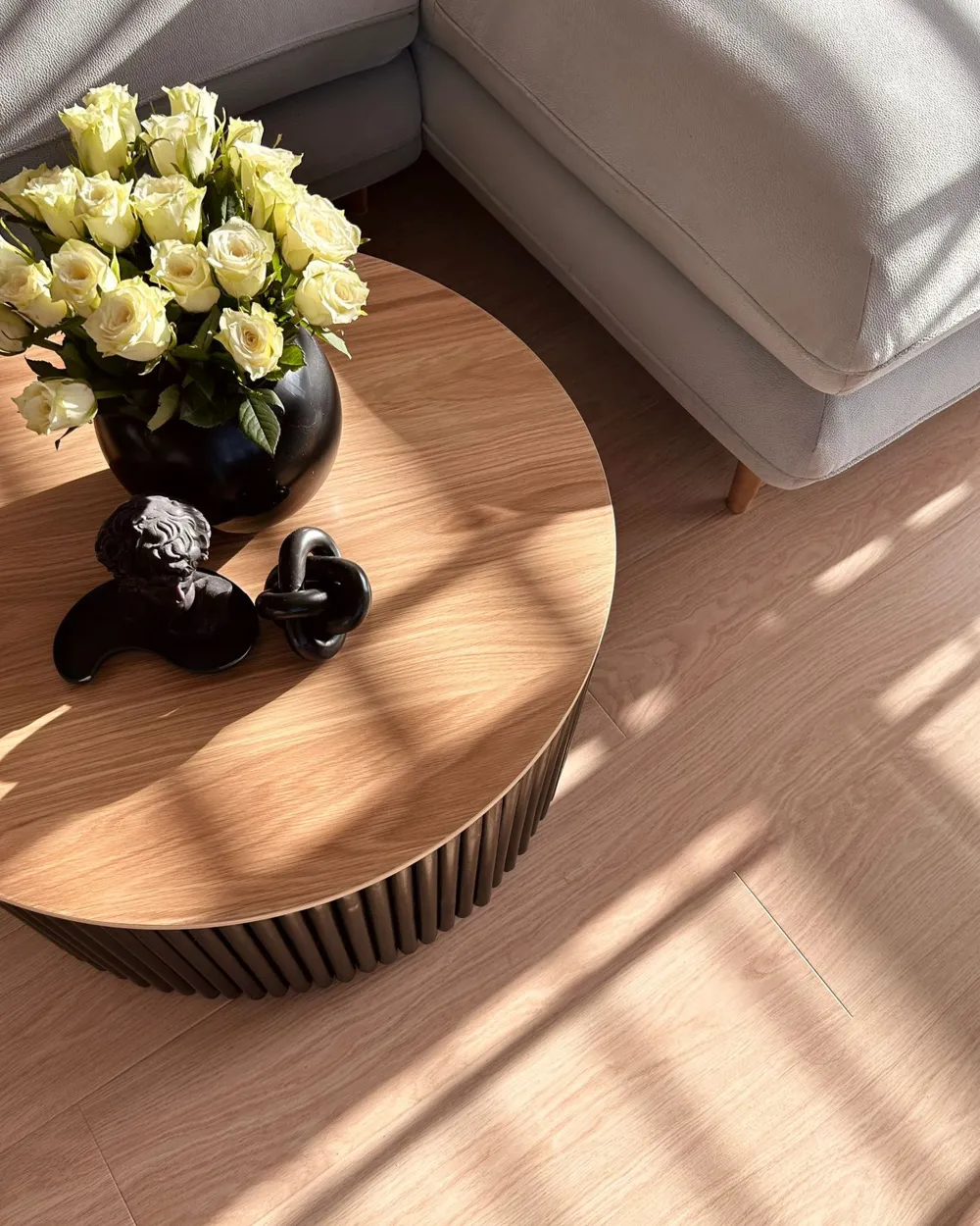 Best Sale Beliani Sohvapoyta Säilytystila Vaalea Puu/Musta Kirkwood