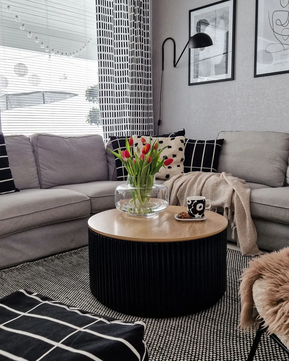 Best Sale Beliani Sohvapoyta Säilytystila Vaalea Puu/Musta Kirkwood