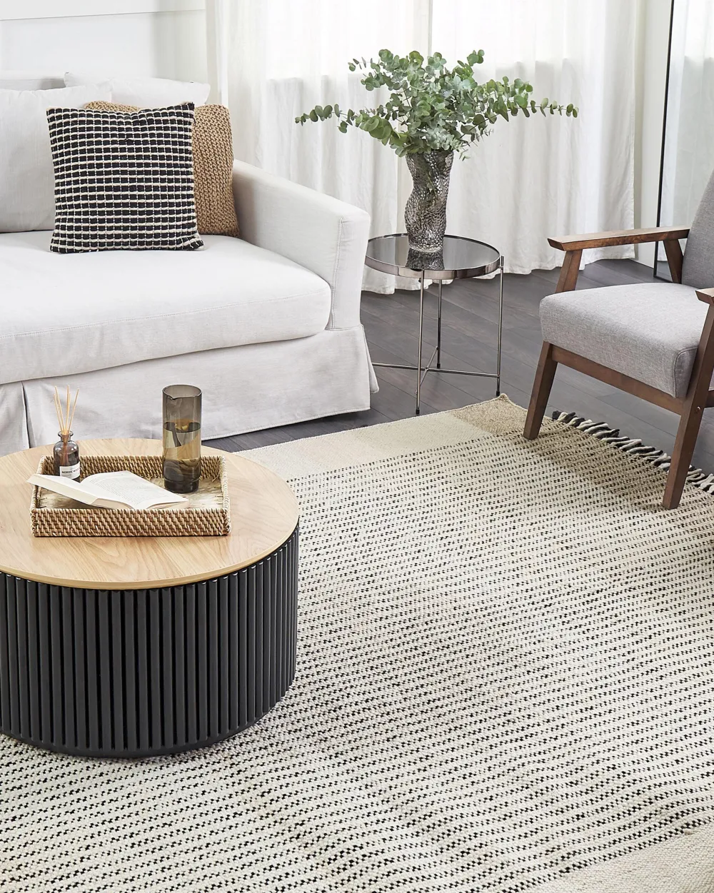 Best Sale Beliani Sohvapoyta Säilytystila Vaalea Puu/Musta Kirkwood