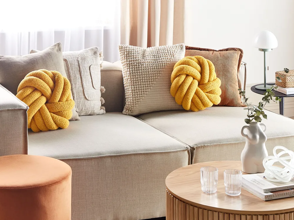 Tekstiilit<Beliani Solmutyyny Buklee Sinapinkeltainen 31 X 31 Cm Akola