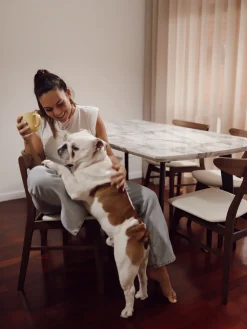 Tuolit<Beliani Tuoli Kumipuu Tumma Puu/Valkoinen 2 Kpl Lynn