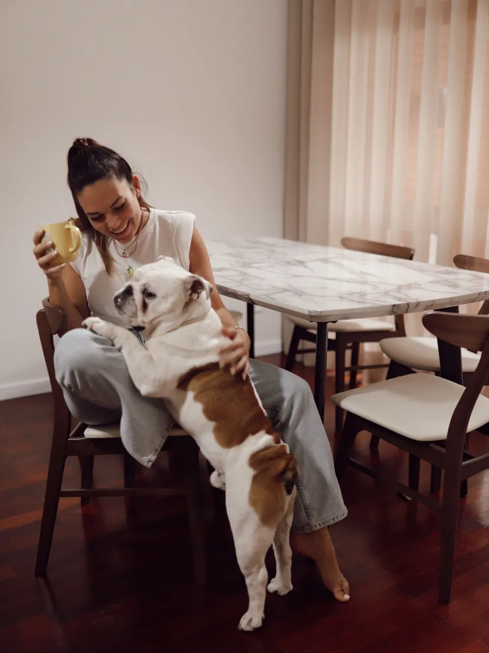 Tuolit<Beliani Tuoli Kumipuu Tumma Puu/Valkoinen 2 Kpl Lynn