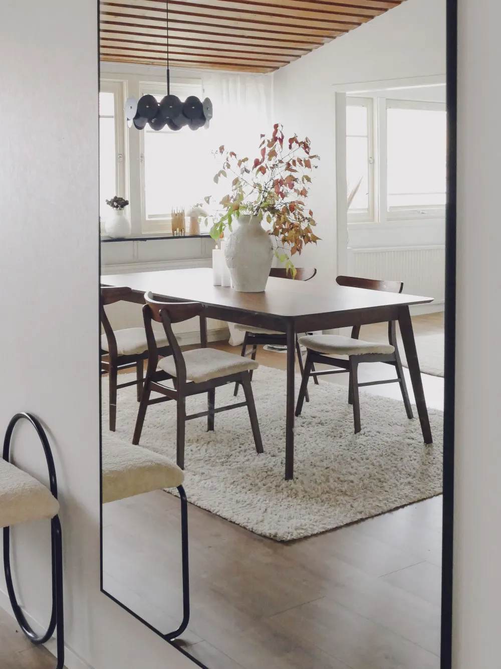 Tuolit<Beliani Tuoli Kumipuu Tumma Puu/Valkoinen 2 Kpl Lynn