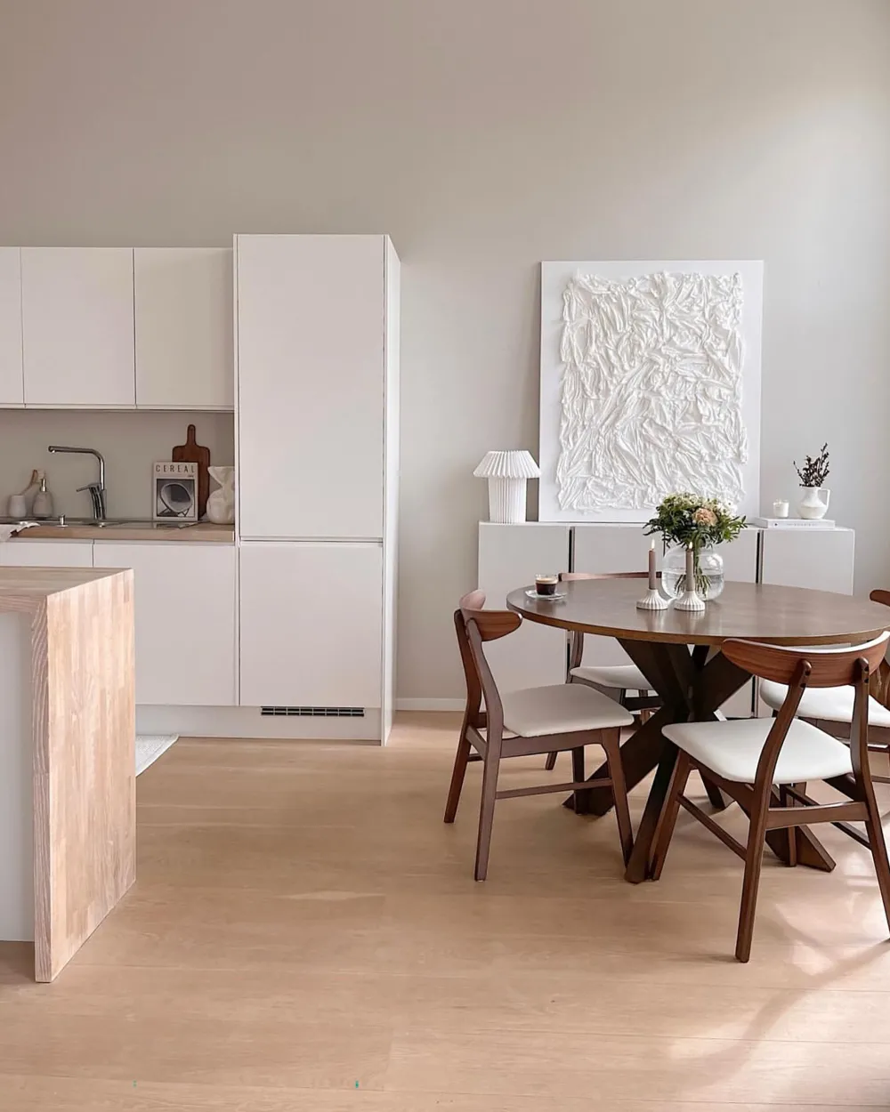 Tuolit<Beliani Tuoli Kumipuu Tumma Puu/Valkoinen 2 Kpl Lynn